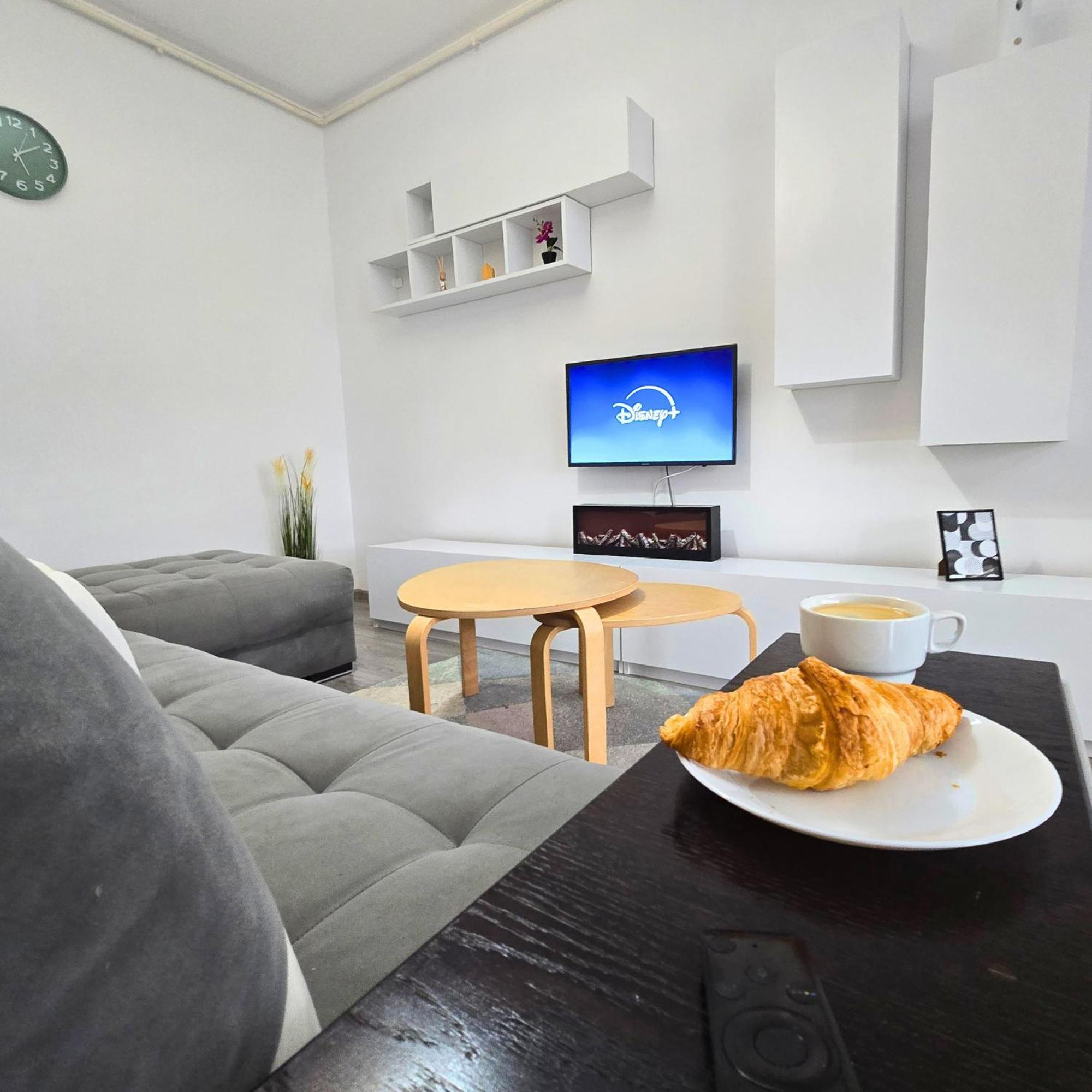 Apartment "Solar 48", Private Parking, One Bedroom Bukarest Eksteriør billede