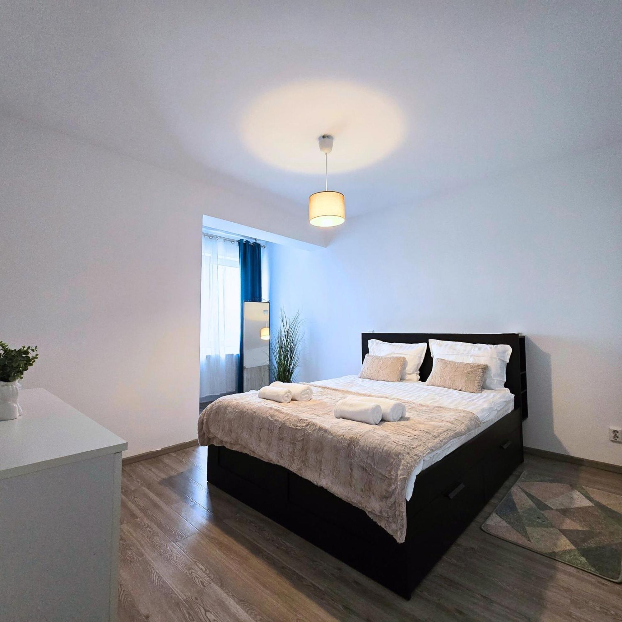 Apartment "Solar 48", Private Parking, One Bedroom Bukarest Eksteriør billede